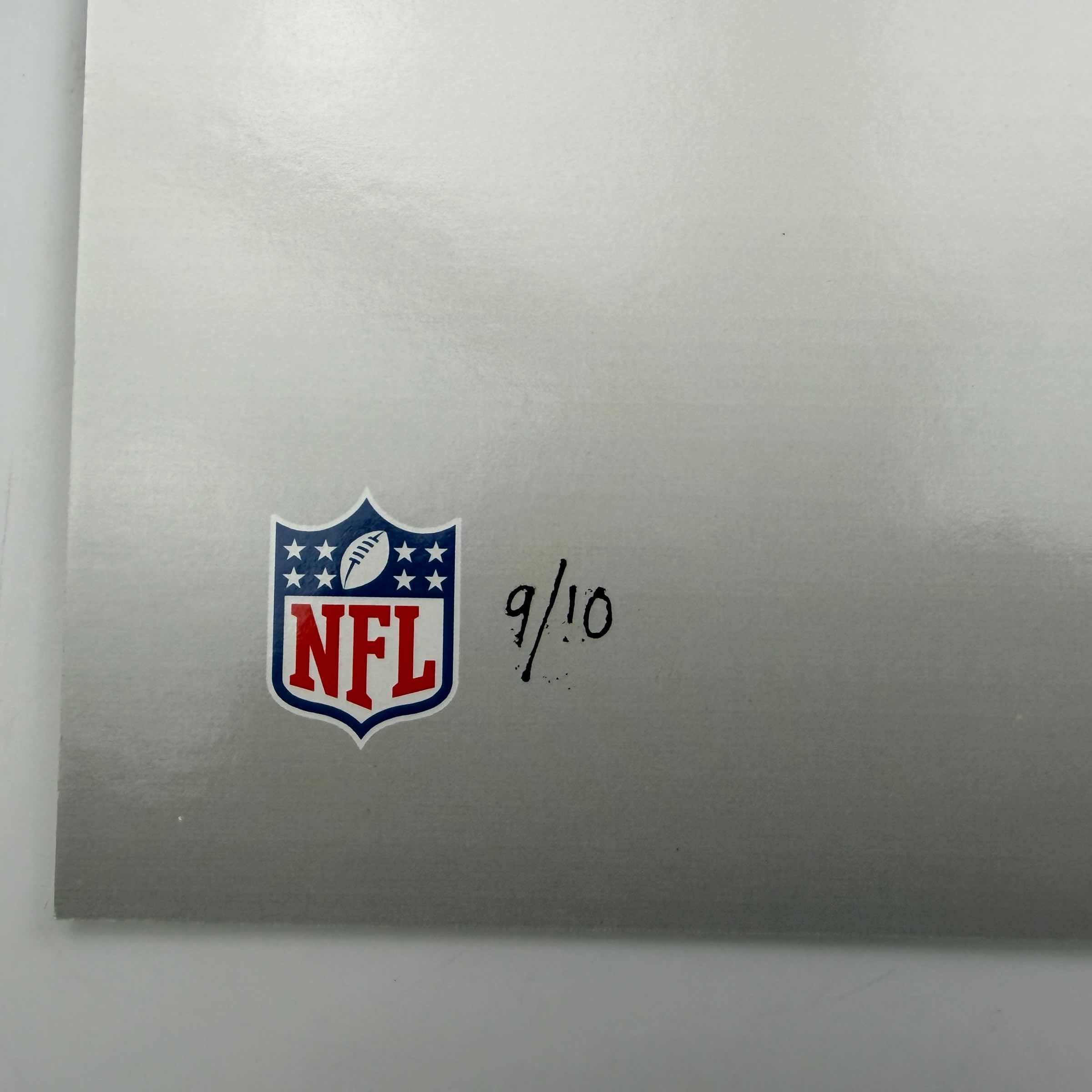 2025 Panini Instant Impressions NFL TreVeyon Henderson #II-13 18x24 Hand Print Autographed Auto /10 New England Patriots Rookie RC Oversized Football Card - Image 4