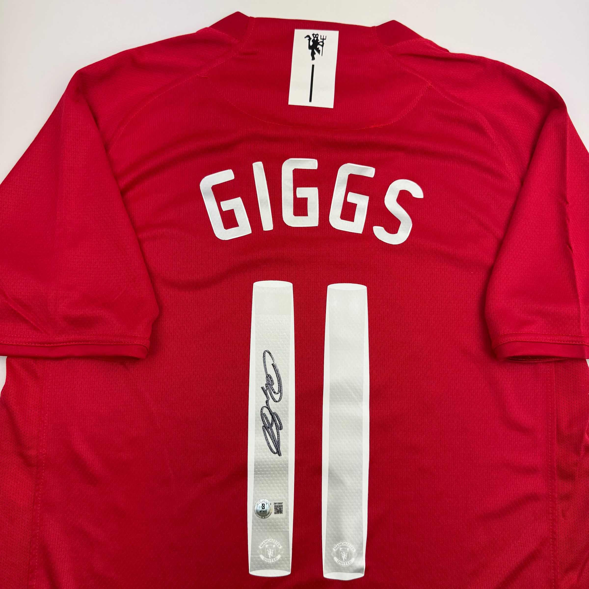 Autographed/Signed Ryan Giggs Manchester United Red Soccer Jersey Beckett BAS COA - Image 2