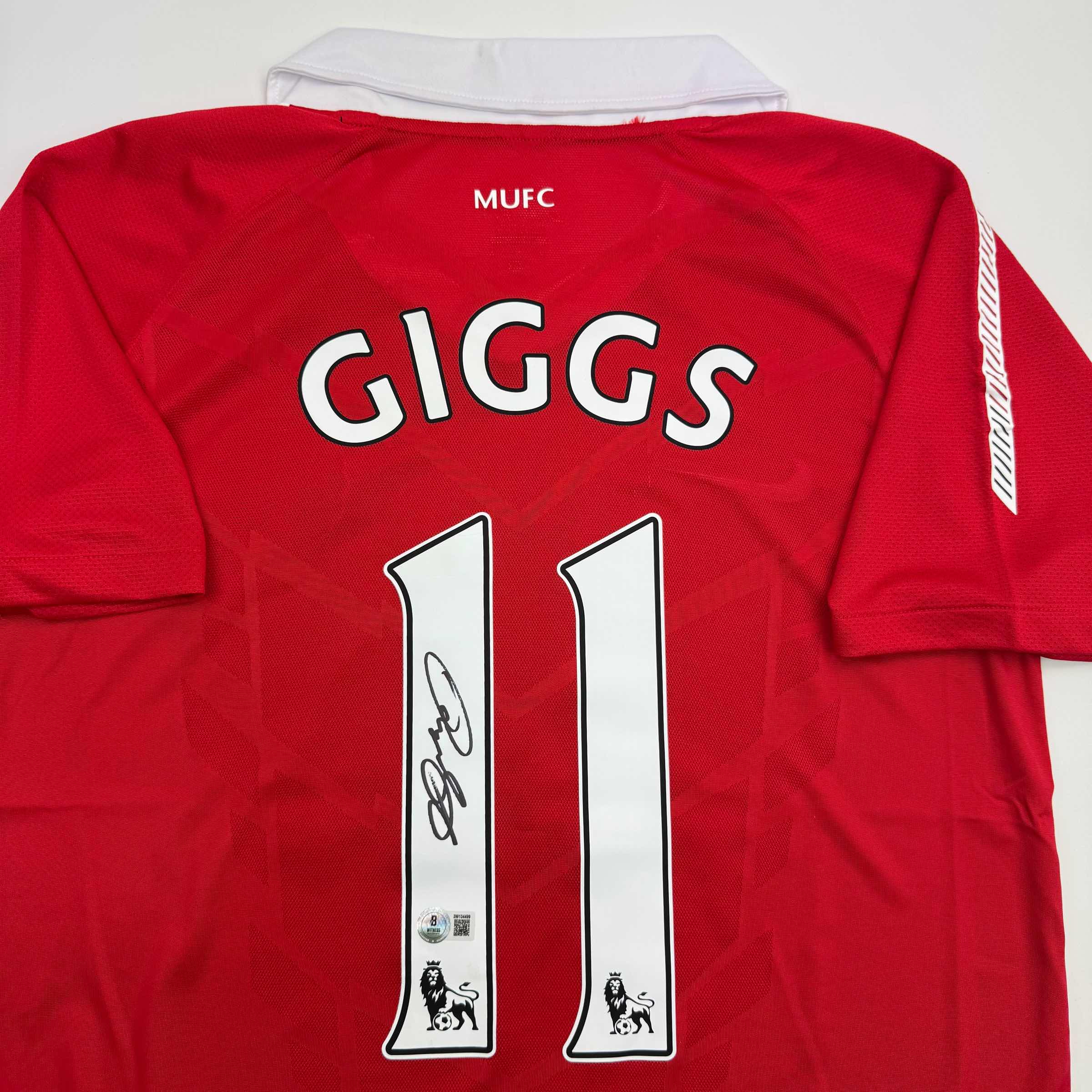 Autographed/Signed Ryan Giggs Manchester United Red Soccer Jersey Beckett BAS COA - Image 2
