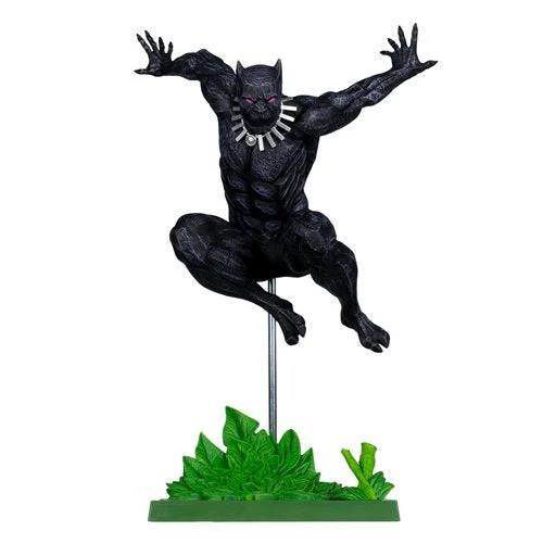McFarlane Toys Marvel Collection  1:6 Scale Posed Figure with Comic - Select Figure(s) - Image 4