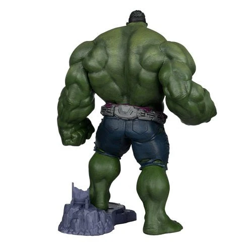 McFarlane Toys Marvel Rivals The Hulk 1:6 Scale Posed Figure with Scene and Comic - Image 11